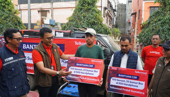 Kolaborasi Telkomsel dan Komdigi Salurkan Bantuan