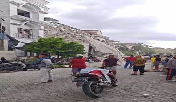 Rumah Mewah di Kompleks Grand Polonia Medan