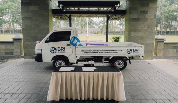 BRI Lubuk Pakam Serahkan Mobil Penunjang Pendidikan kepada Pemkab Deli Serdang