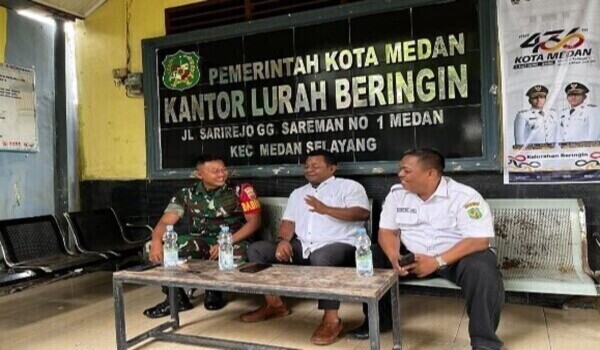 Perkuat Sinergitas TNI dan Kelurahan, Babinsa Koramil 0201-07/MT Gelar Komsos