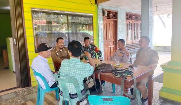 Babinsa Koramil 06/Kerajaan Ngopi Bersama Forkopimcam, Bahas Situasi dan Isu Sosial Masyarakat