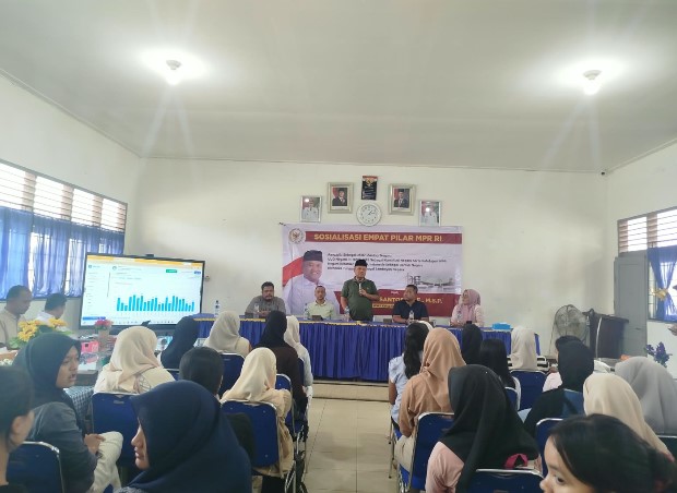 Sugiat Santoso Bikin Bimbel Gratis Setahun untuk Pelajar SMA di Langkat