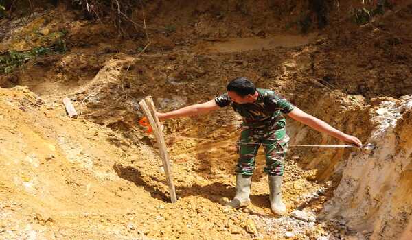 Satgas TMMD ke-130 Kodim 0206/Dairi Siapkan Pondasi Plat Beton, Akses Menuju Sibongkaras Kian Diperkuat