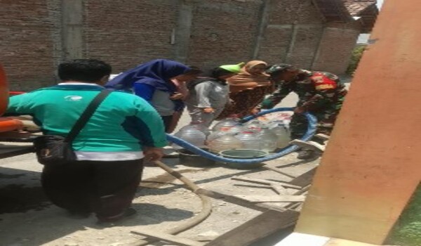 BPBD Demak Distribusikan 500 Tangki Air Bersih ke 13 Kecamatan