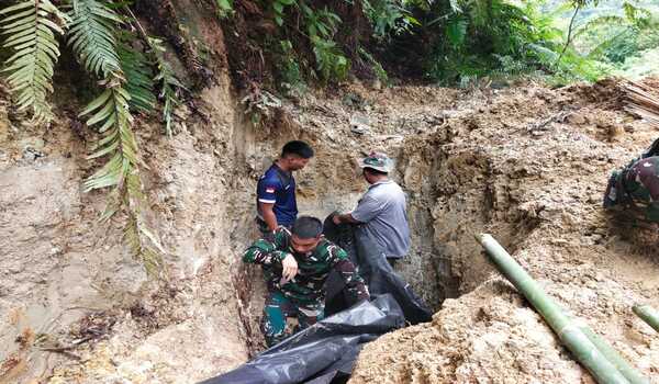 Tak Sekadar Buka Jalan, Satgas TMMD ke-130 Kodim 0206/Dairi Mulai Bangun Plat Beton di Pakpak Bharat