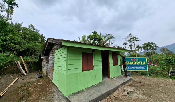 Delapan Hari, 5 Rumah Warga Tuntas! Brigjen TNI Franky Jan Hardy Watuseke Apresiasi Capaian TMMD ke-130