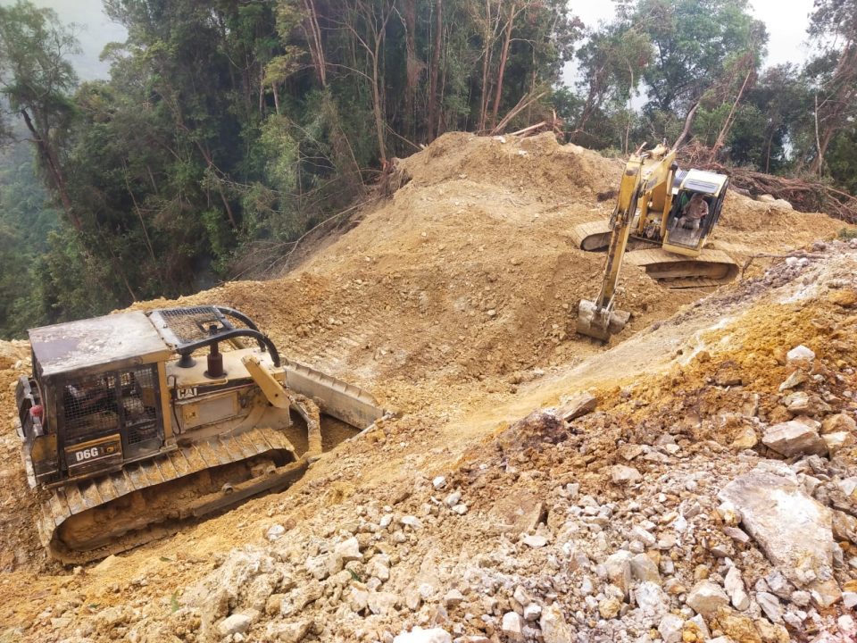 Buldoser dan Ekskavator Dikerahkan, Satgas TMMD ke-130 Kodim 0206/Dairi Buka Jalan 1.000 Meter