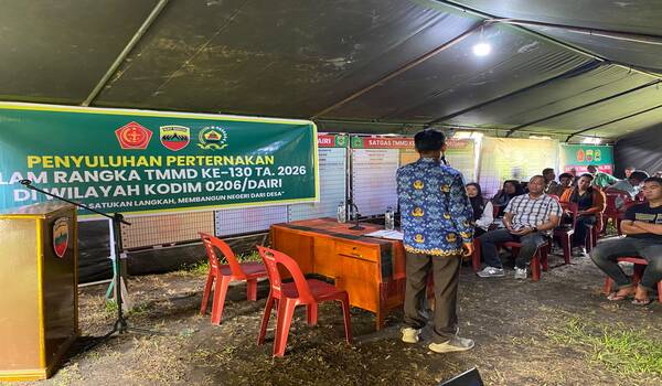Tak Sekadar Bangun Jalan, TMMD ke-130 Kodim 0206/Dairi Ajari Warga Ubah Kotoran Ternak Jadi Pupuk