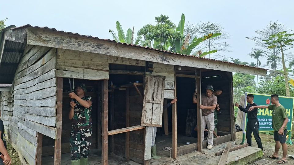 Kodim 0206/Dairi Bangun Lima Rumah Warga melalui Program TMMD Reguler ke-130