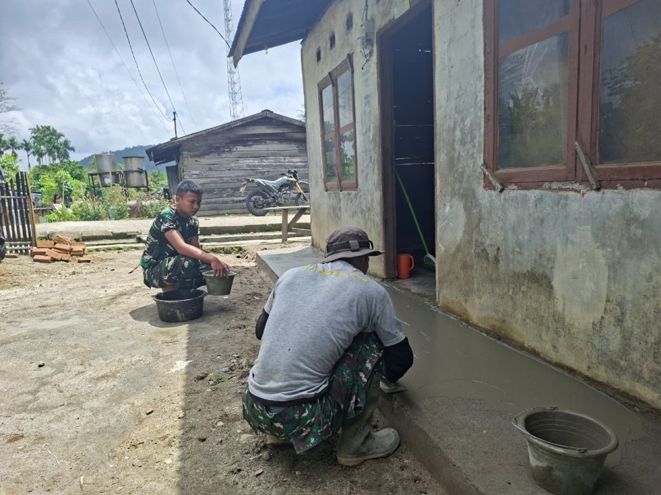 Satgas TMMD ke-130 Permak Rumah Rayan Berutu, Wujud Kepedulian TNI di Sibongkaras