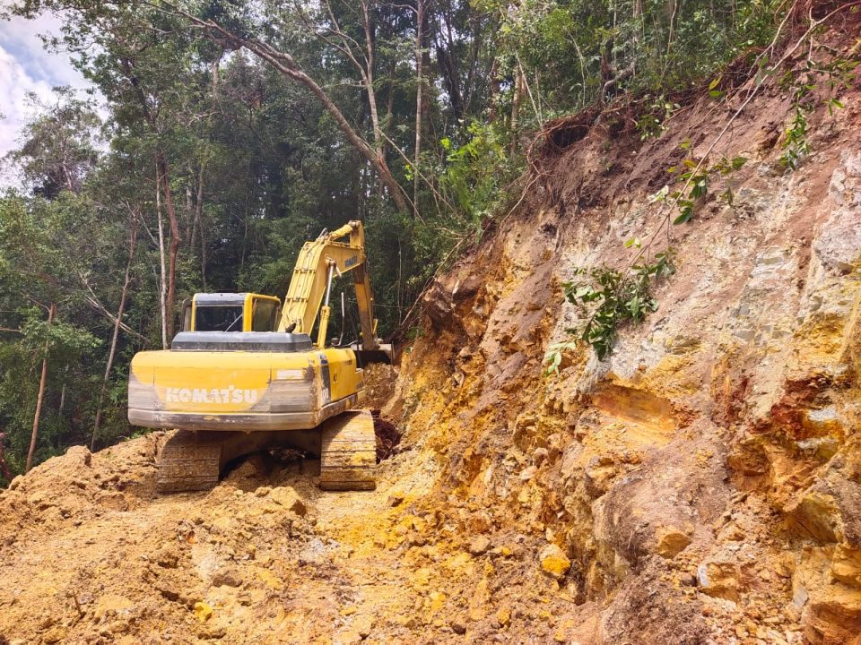 Dua Jam Menembus Jalan Ekstrem, Warga Sibongkaras Kini Menyimpan Harapan Besar pada TMMD Ke-130
