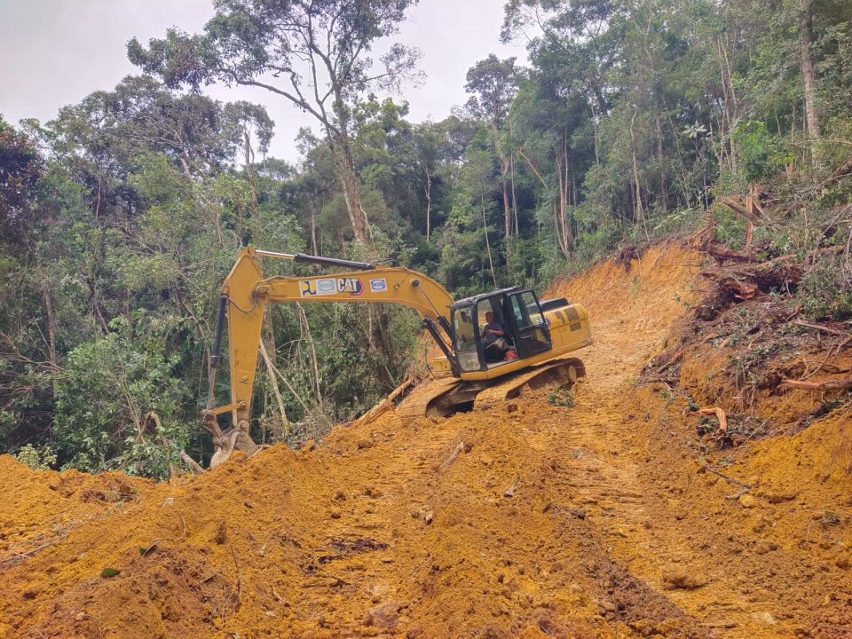 Dari Medan Terjal Menuju Akses Lebih Mudah, Satgas TMMD Terus Berjuang untuk Warga Sibongkaras
