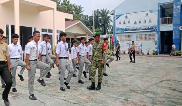 Berikan WASBANG Sertu AM Nainggolan Babinsa Ramil 13/PST Wujudkan karakter Pelajar