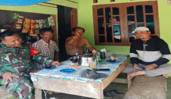 Serma Tumpal Padang Babinsa Dairi Sosialisasikan Rekrutmen TNI AD 2027